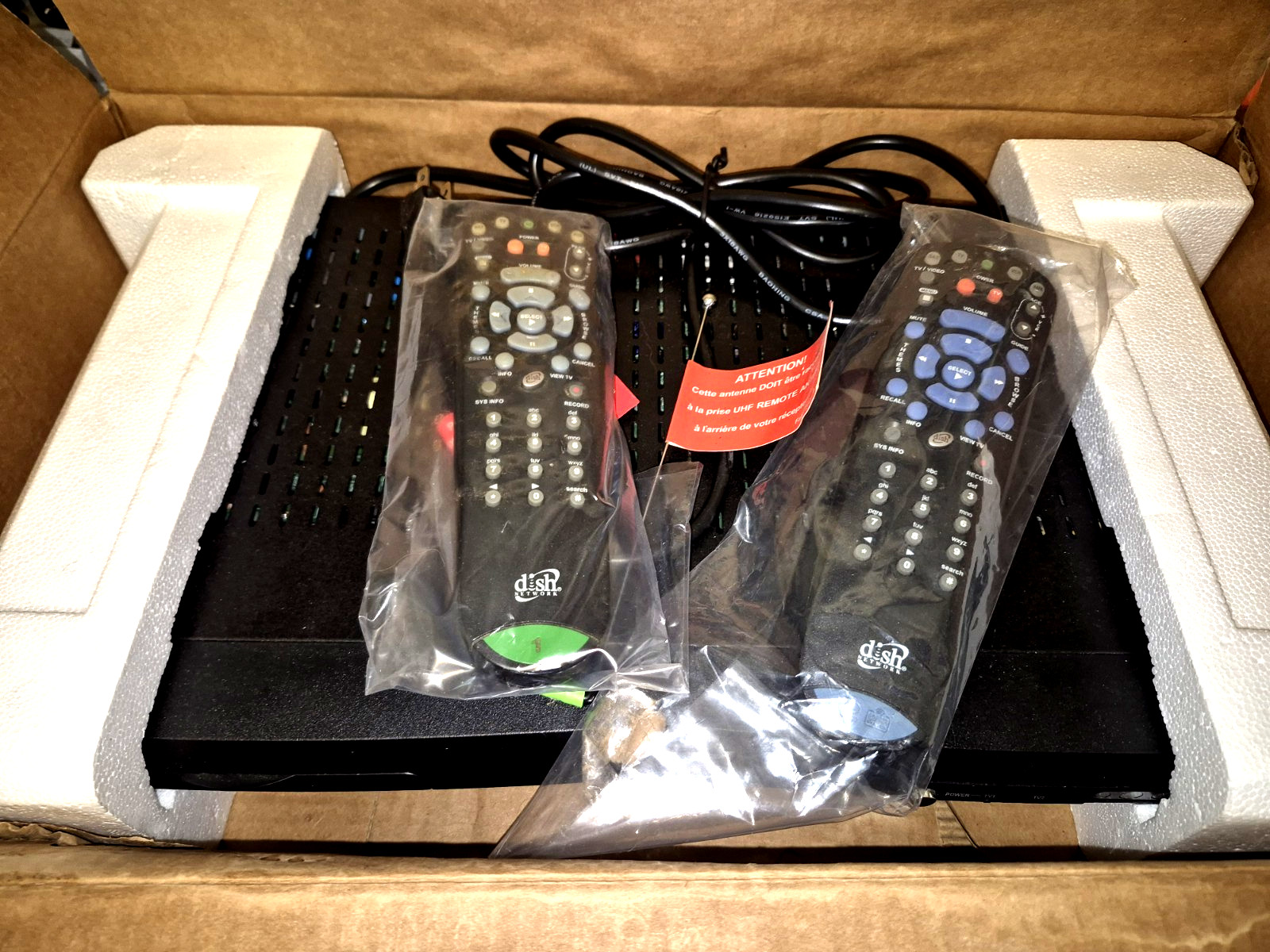 Dish Network 322 Dual TV Satellite Receiver 2 Remotes Cable in Damaged Box
