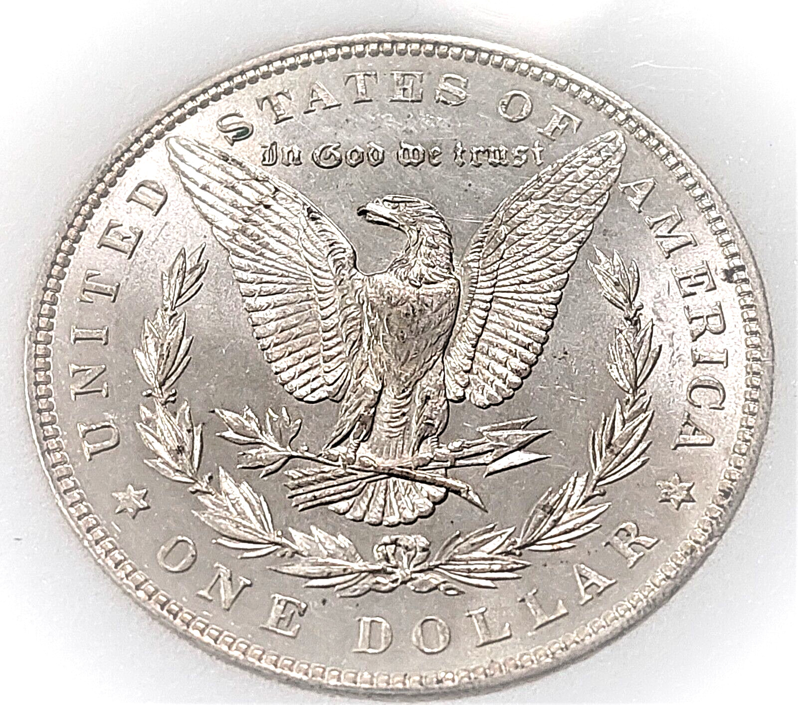 1886 Morgan Dollar! Very sharp details! Uncirculated condition!