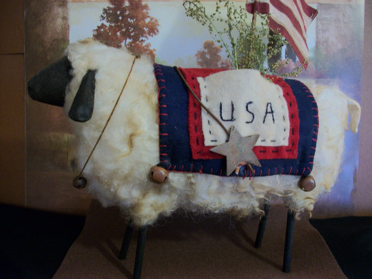 Pattern, Americana, primitive sheep, 15 in. Dumplinragamuffin, #178