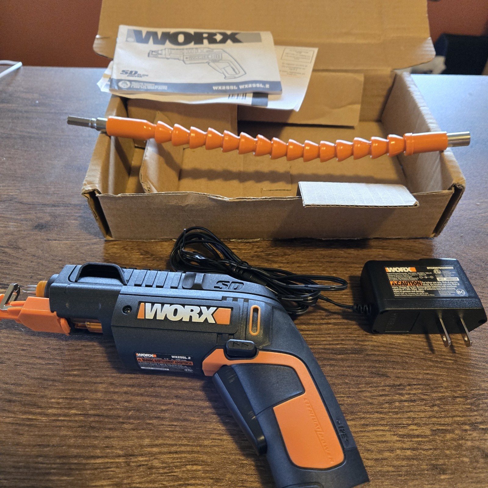 WORX WX255L.2 SD Semiautomatic Driver 4V Max Lithium Power Never Used