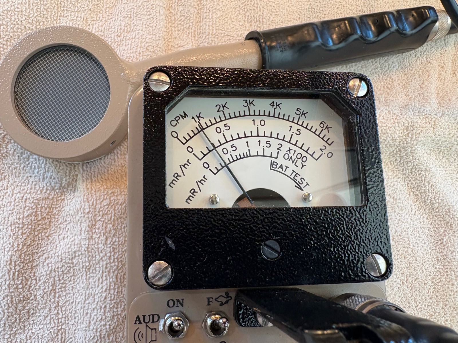 Ludlum Model 3 Meter w/44-9 Probe and Cable - Excellent Condition