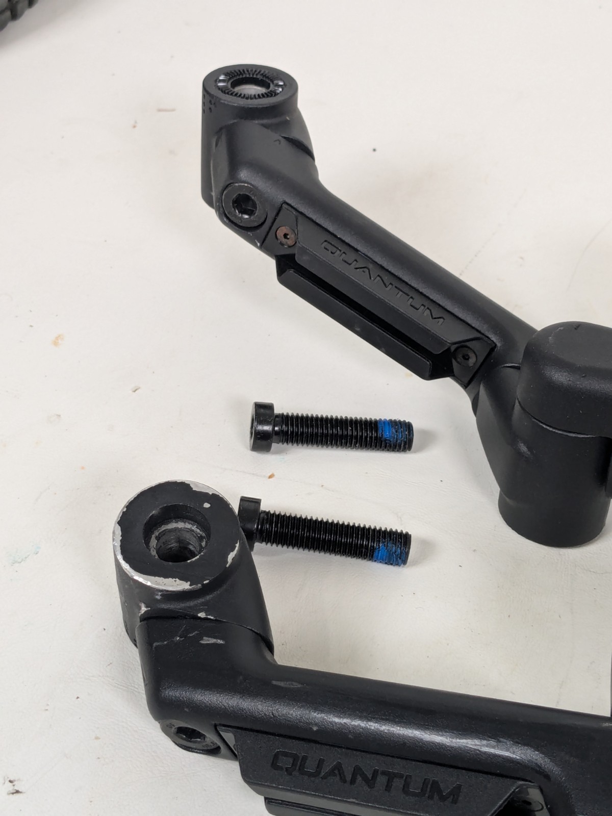 QUANTUM Edge 3 /HD/2.0/Stretto/4Front Armrest Arm Pad