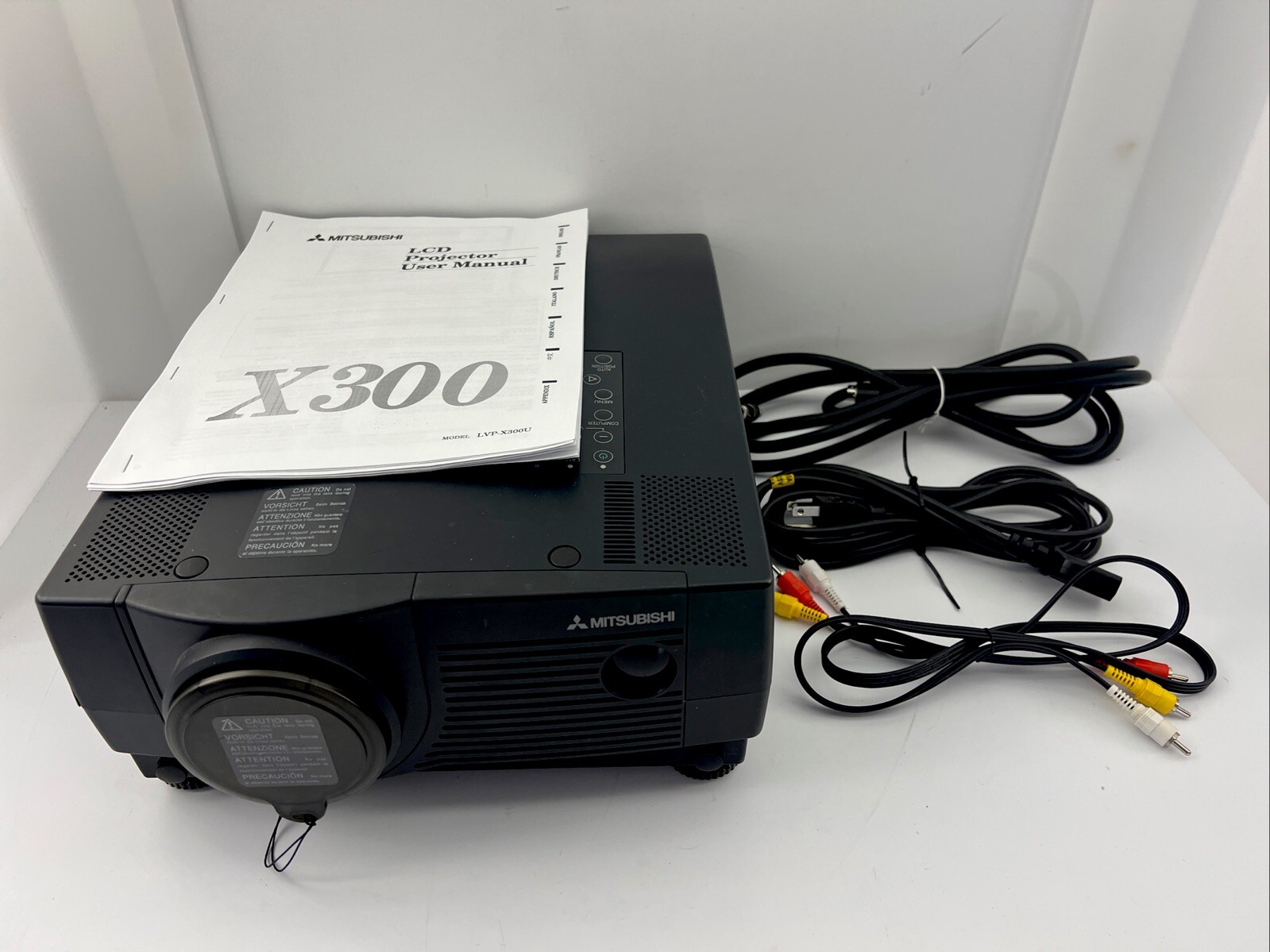 MITSUBISHI X300 LCD Projector User Manual, Cables Tested & Working