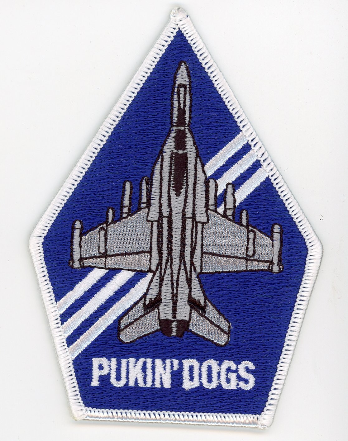 PATCH USN F/A-18 HORNET VFA-143 PUKIN´ DOGS PENTA IRON ON PARCHE