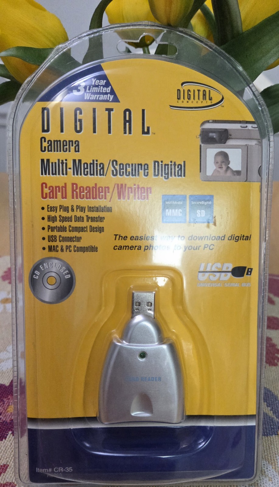 Digital Concepts Camera Multi Media/Secure Digital Card Reader & Writer
