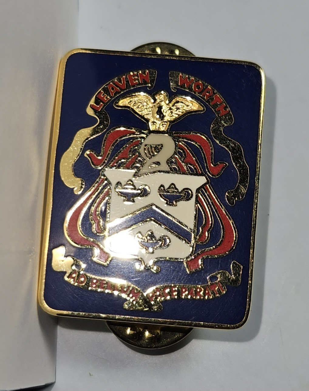 US Army Fort Leavenworth Command & General Staff College DUI Crest Badge Pin