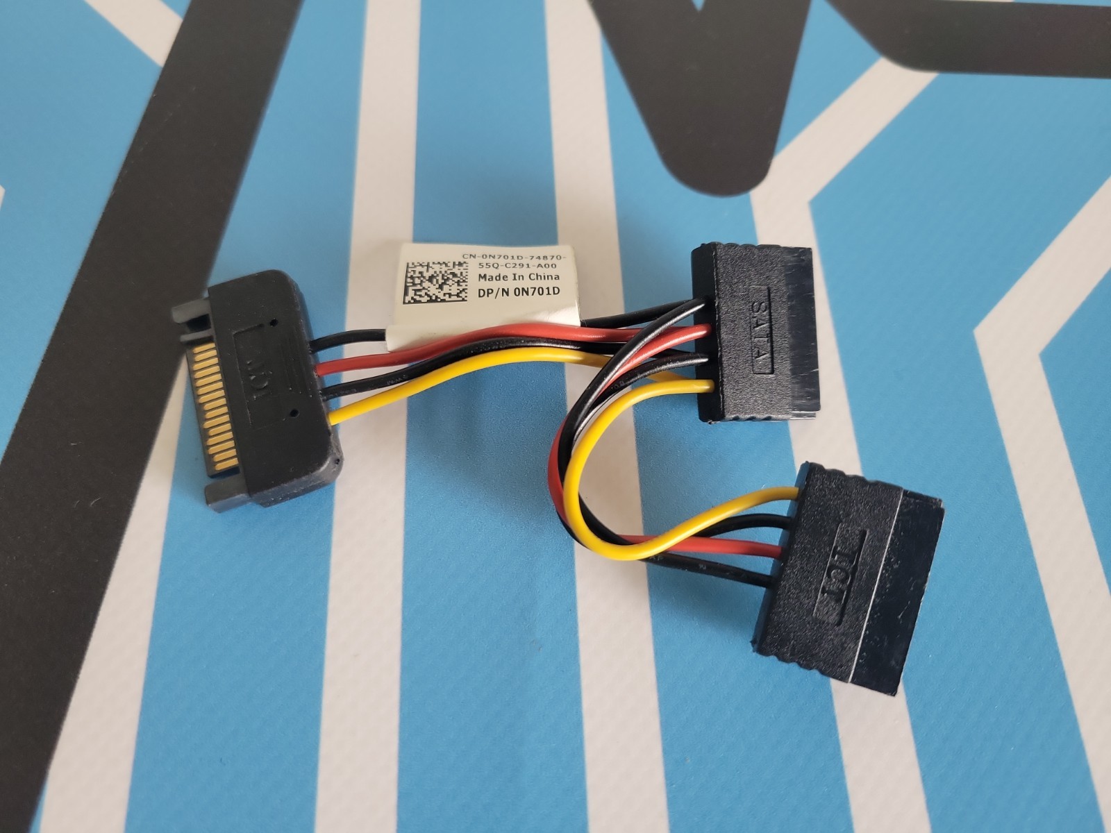 Dell Foxconn SATA Power Connector 1:2 Splitter Adapter 3.75" Cable 0N701D
