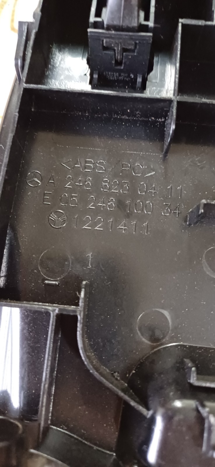 Mercedes A-Class (W176) USB AUX SOCKET PANEL COD A2468230411