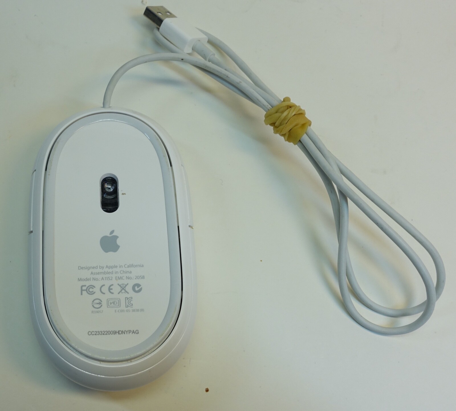 Genuine Apple Mighty Mouse Wired USB White Optical, A1152 - Great Condition