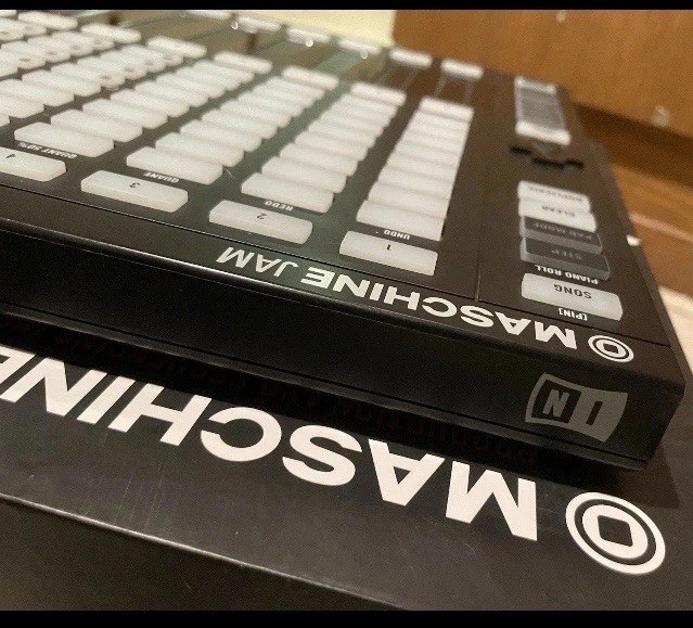 Native Instruments NI Maschine Jam Production Midi Controller [Bitwig Ableton]