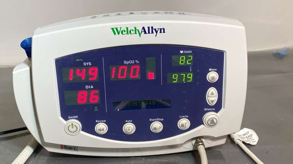 Welch Allyn Inc. 53NTO Vital Signs Monitor with accessories