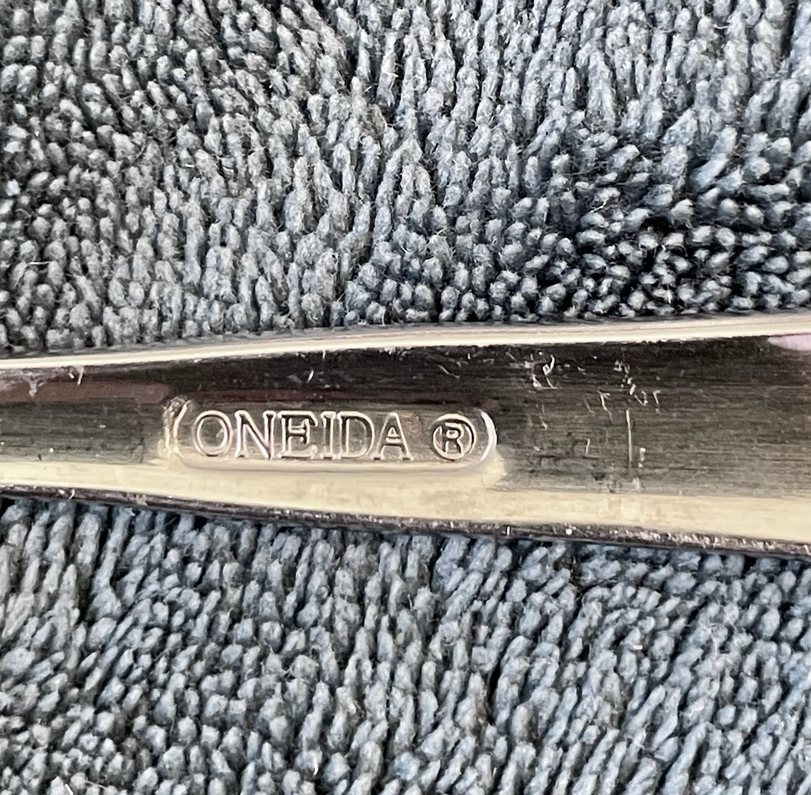 ONEIDA “ZINC” STAINLESS FLATWARE 4 TEASPOONS
