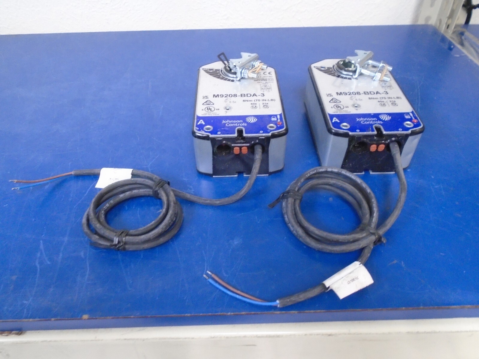 Lot of 2 Johnson Controls M9208-BDA-3 Actuators