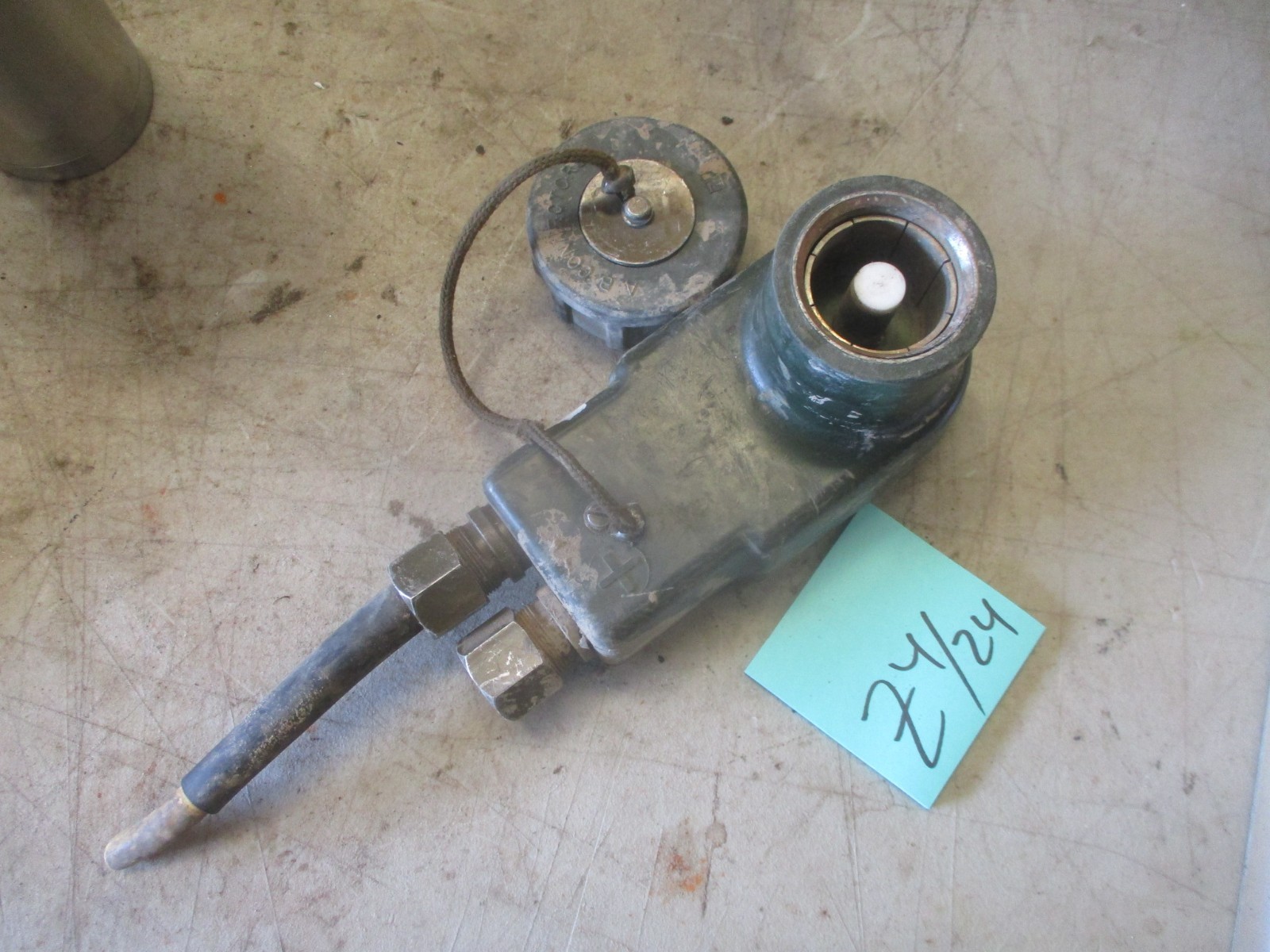 Used Military Slave Plug Head 24v 500A Rated, Adapted for Accessory Use, HMMWV