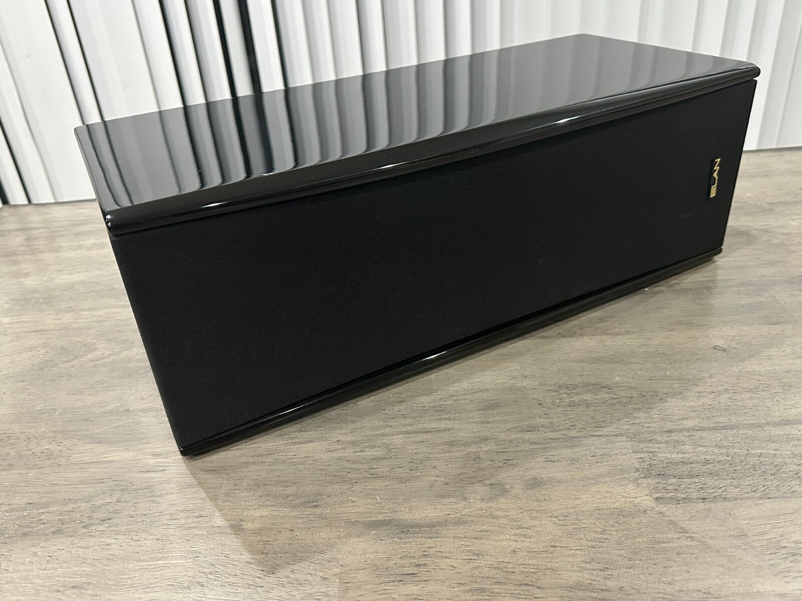 Elan THP5250LS TheaterPoint Premium Gloss Black Cabinet Speaker - Excellent