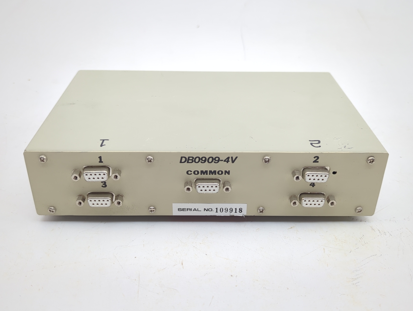 RMV II PMV II DB0909-4V Computer Multi Port Data Switch