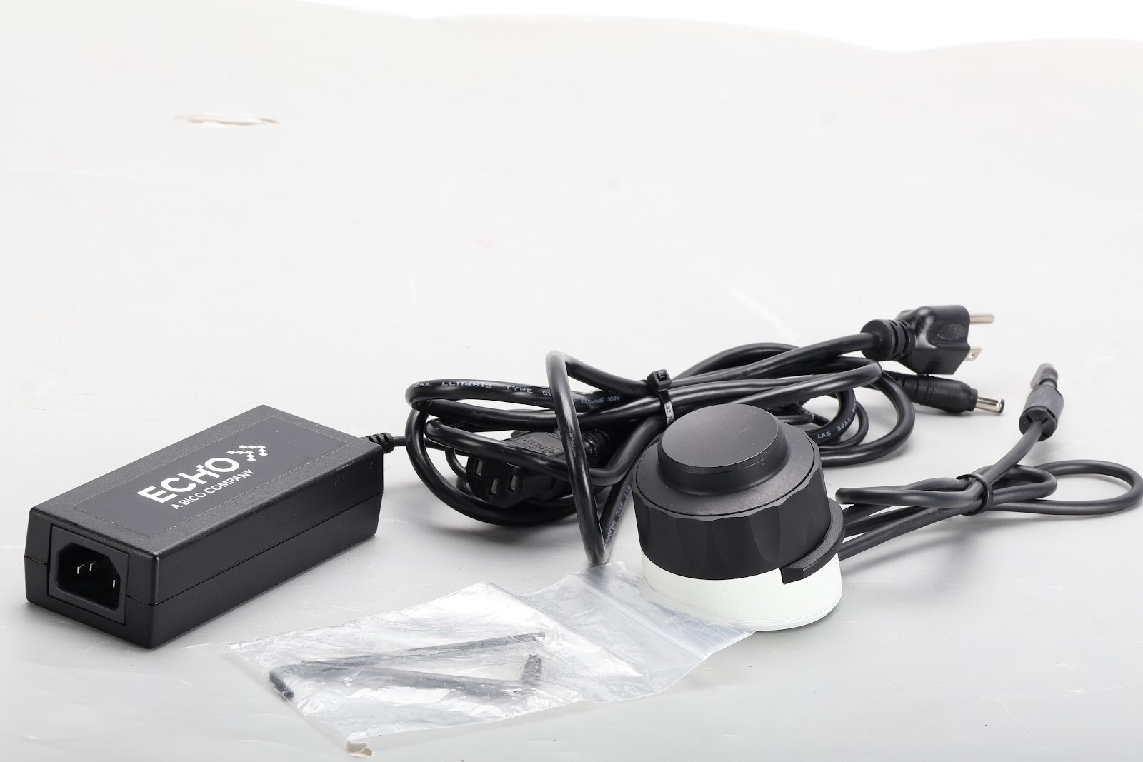 Echo REB-01-E2 Rebel Microscope W/ Focus Controller and Power Supply W/ AC Cable