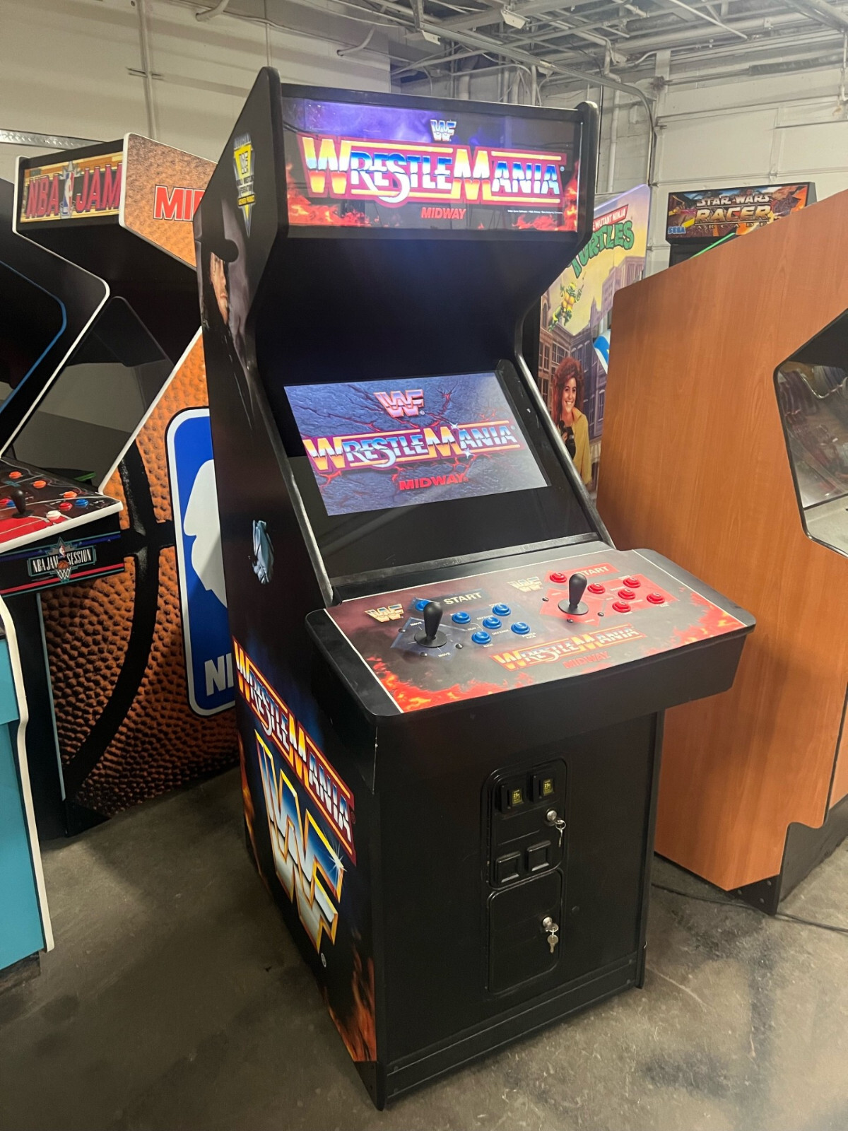 WRESTLEMANIA ARCADE MACHINE by MIDWAY WWF 1995 (Excellent Condition)