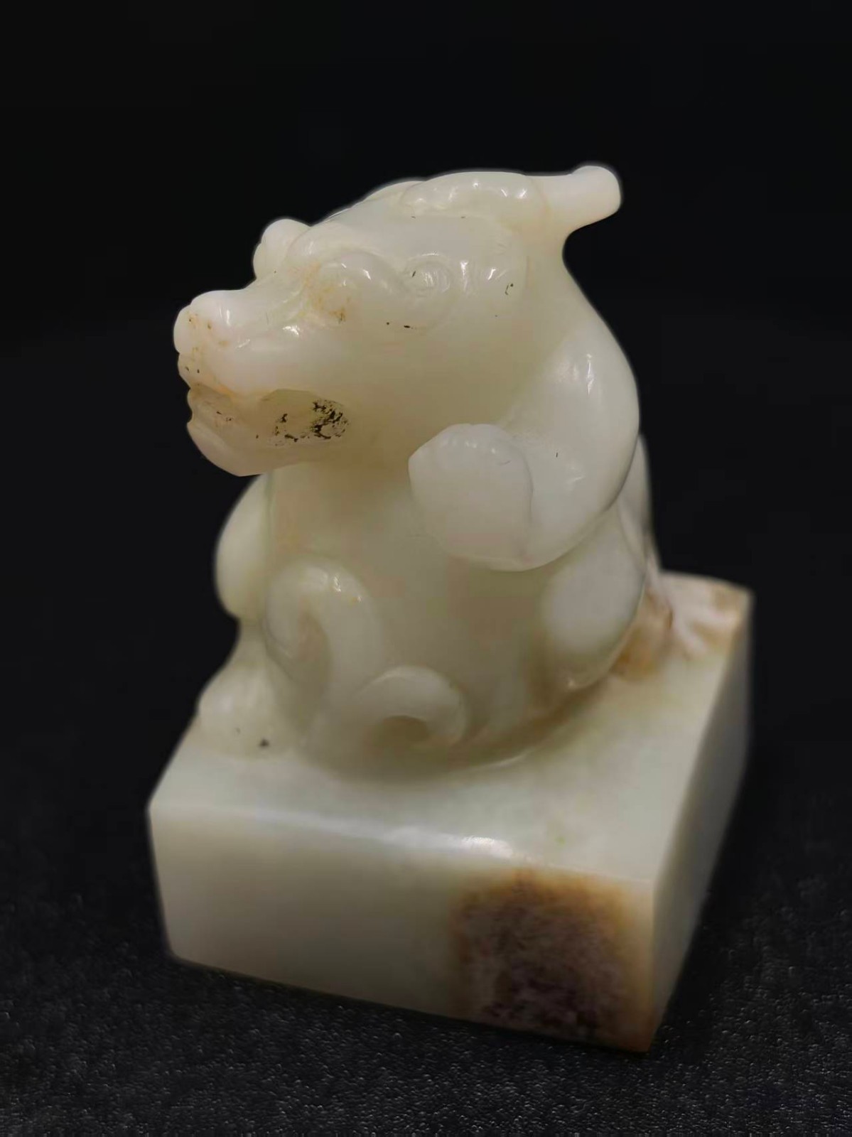 China jade sculpture seal bear pattern white jade seal