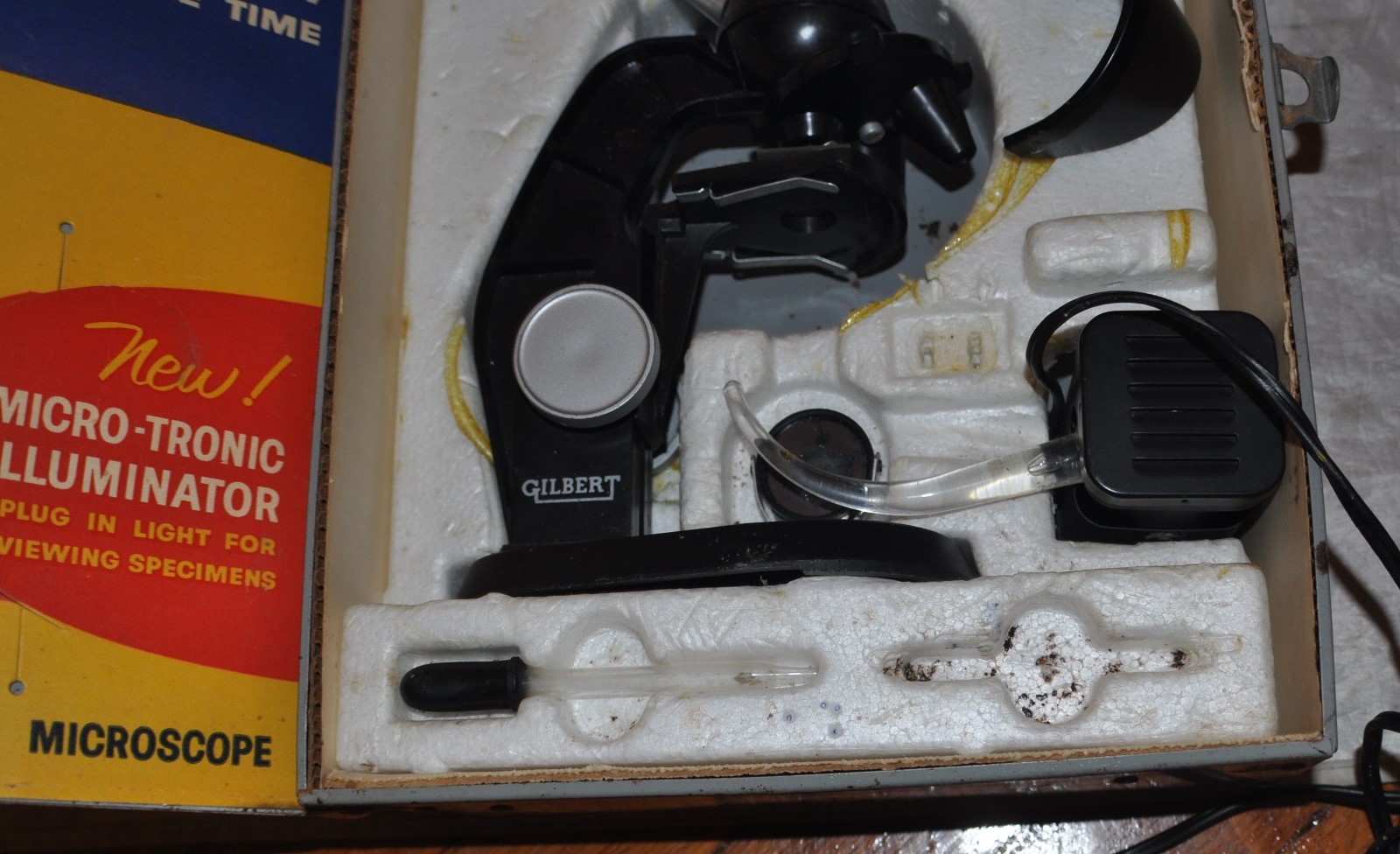 VINTAGE GILBERT MICROSCOPE AND LAB SET #13021