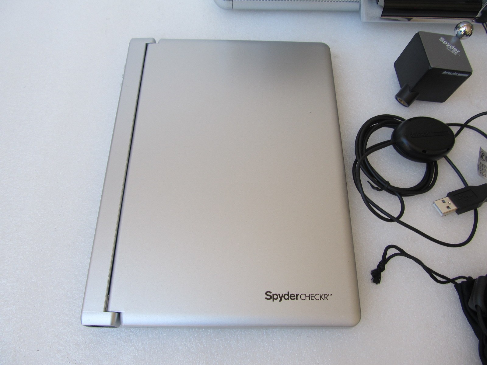Datacolor SpyderCHECKR w/ Case, Software, Cube