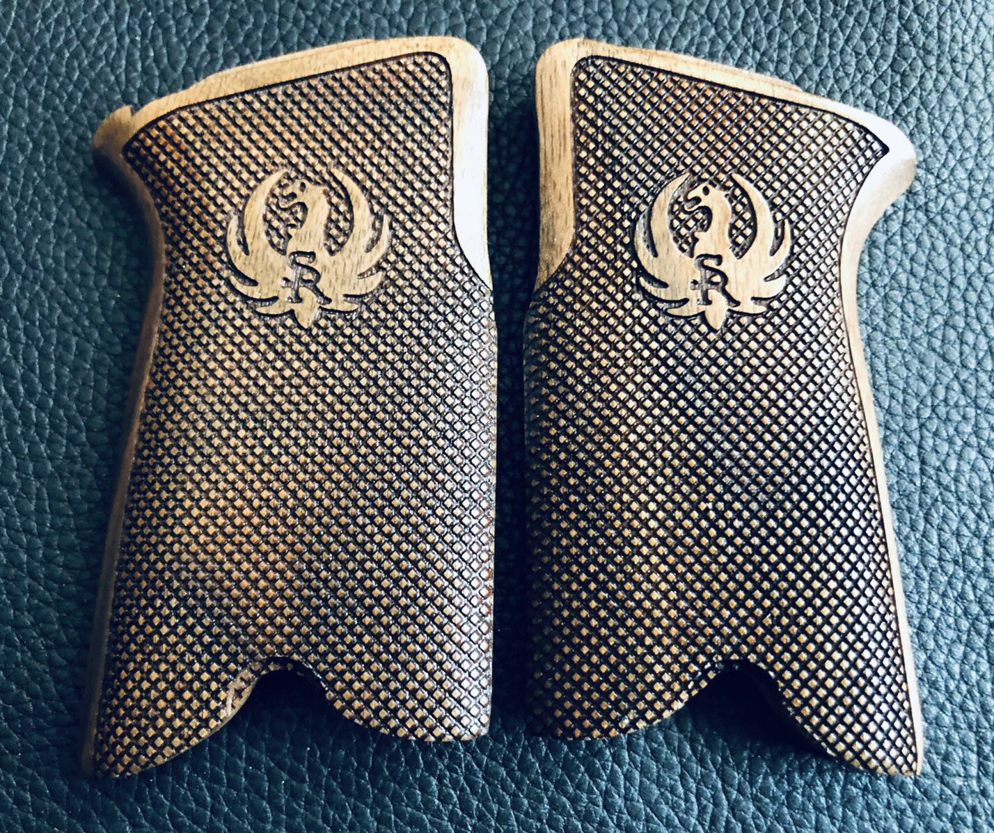 Ruger P85, P89, P90 & P91 Turkish Walnut Wood Grips. Handmade. Checkered. A+++