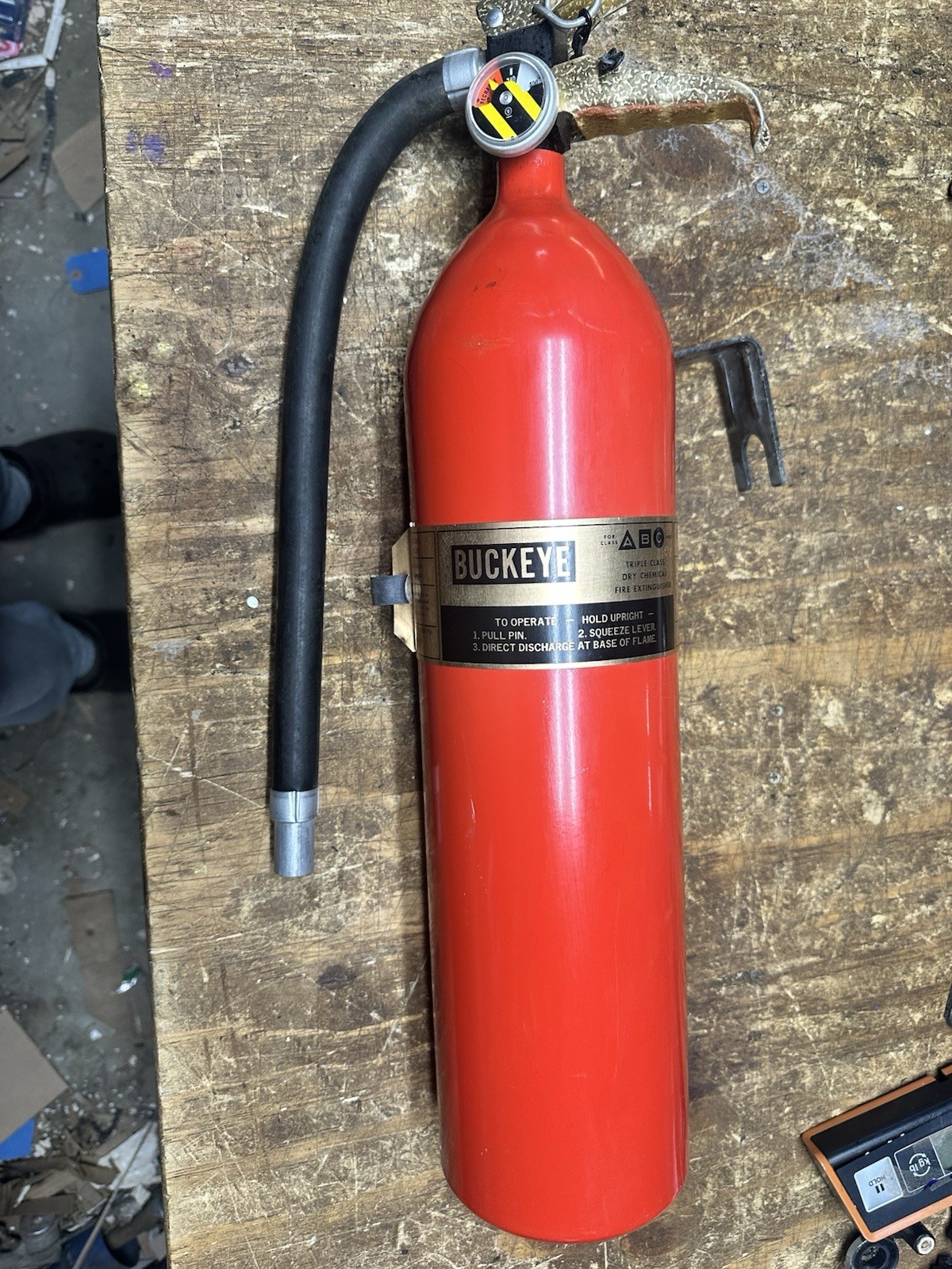 VINTAGE BUCKEYE FIRE EXTINGUISHER AT62991 NOS