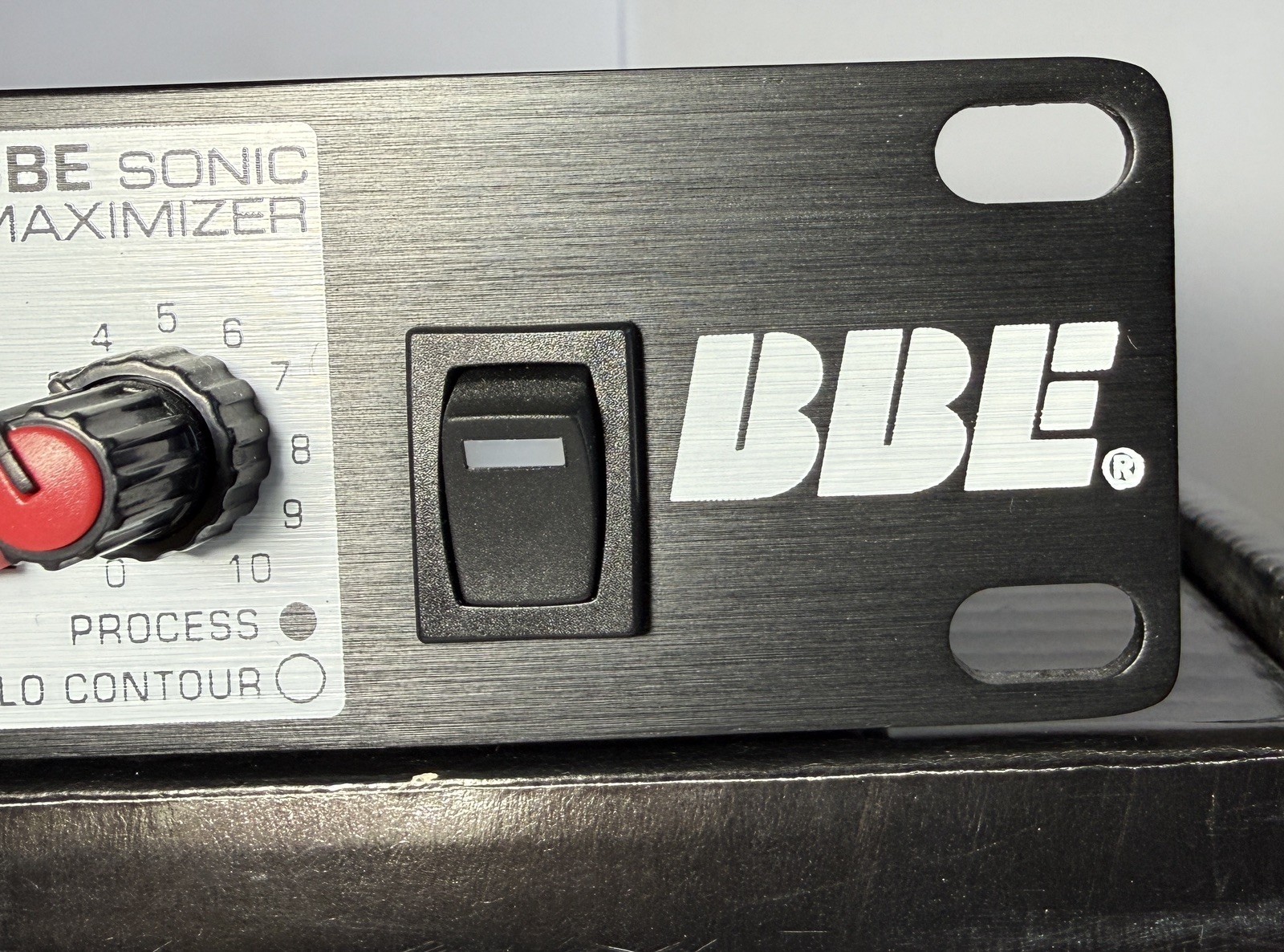 BBE MaxCom Dual Channel Compressor/Limiter/Gate w/ Power Cord & Original Box