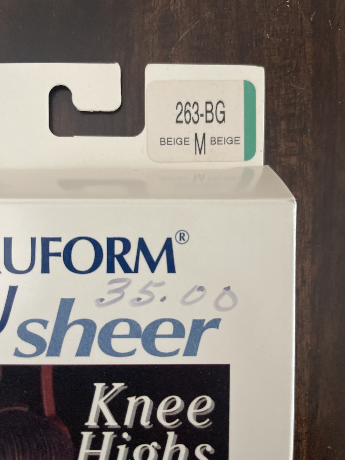 TRUFORM TruSheer Knee Highs 20-30mmHg Beige Medium