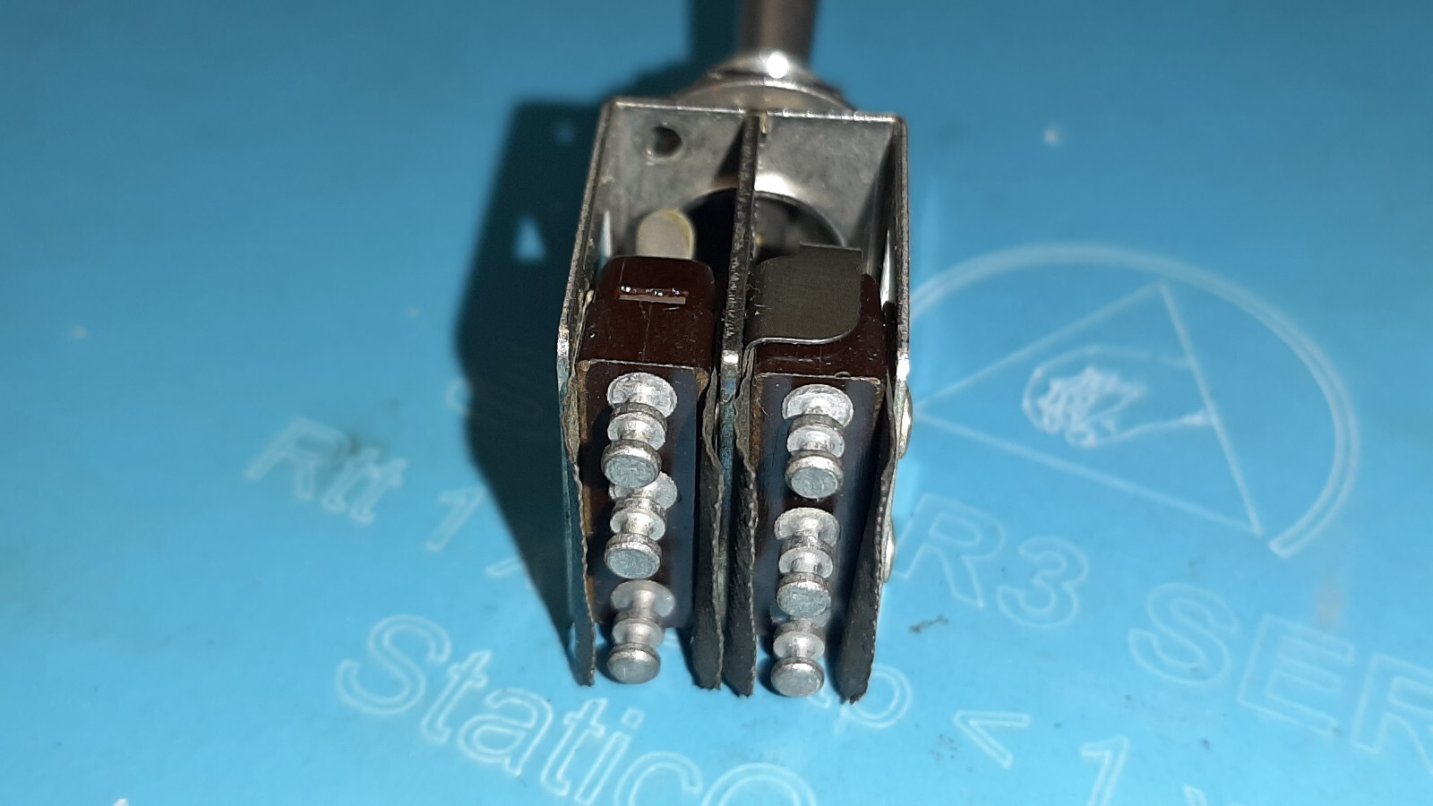 13AT2-T2 MICRO SWITCH / HONEYWELL TOGGLE SWITCH 5AMP 125VAC SEALED