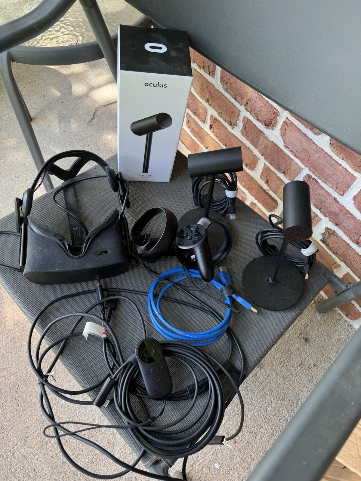 Oculus Rift Virtual Reality Lot As Shown Untested