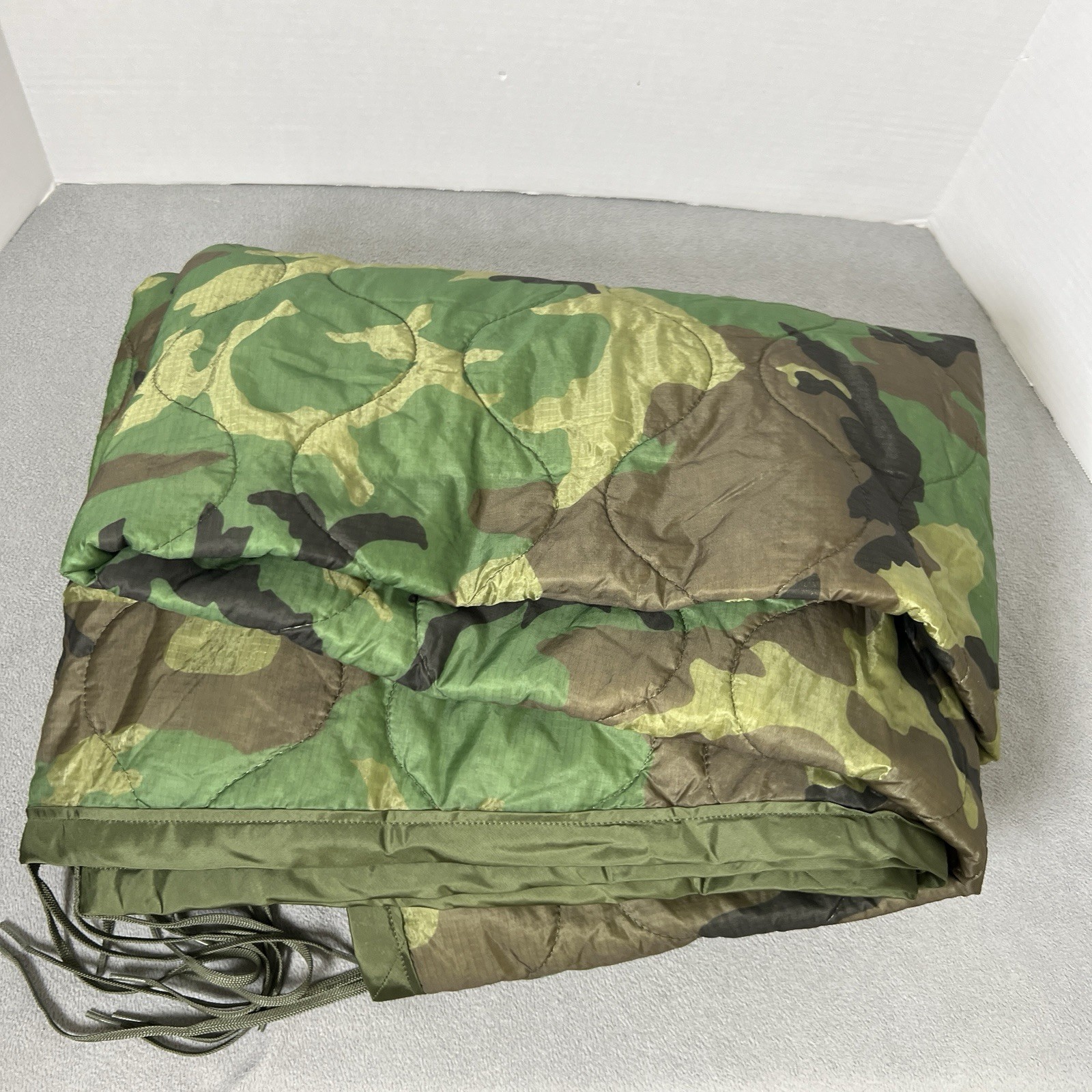 USGI MILITARY WOOBIE PONCHO LINER WET WEATHER QUILTED BLANKET USMC WOODLAND CAMO