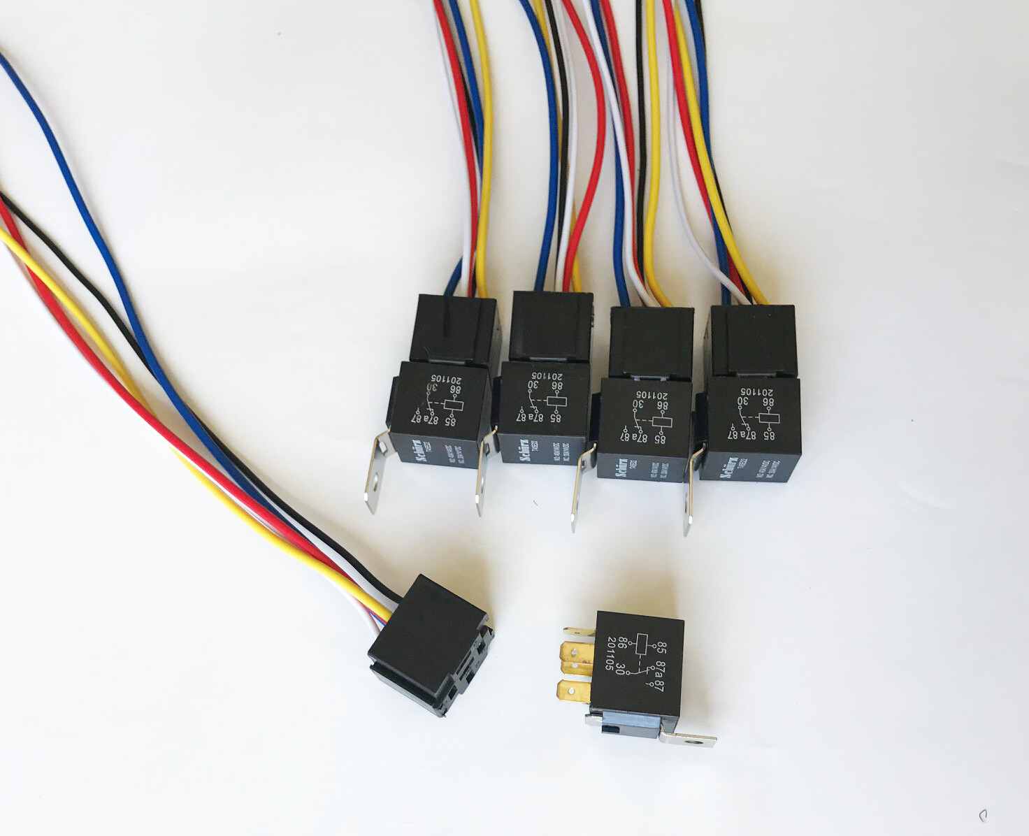 5PCS. 12V DC 30/40A WATERPROOF SPDT RELAYS + 5PCS HD INTERLOCKING 5 PIN SOCKETS