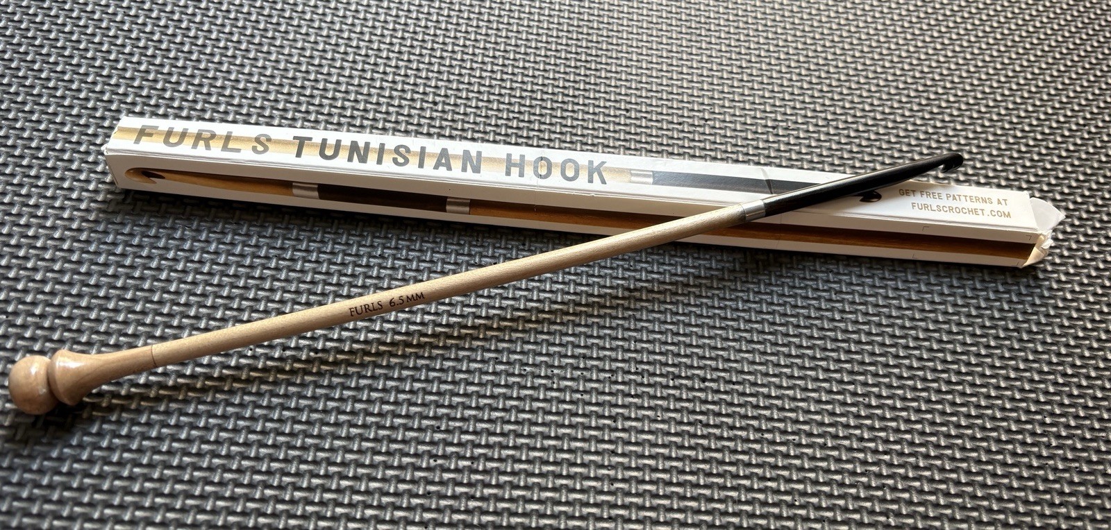 Furls 6.5mm Tunisain Crochet Hook - Maple- Rare Discontinued Item New In Box NIB