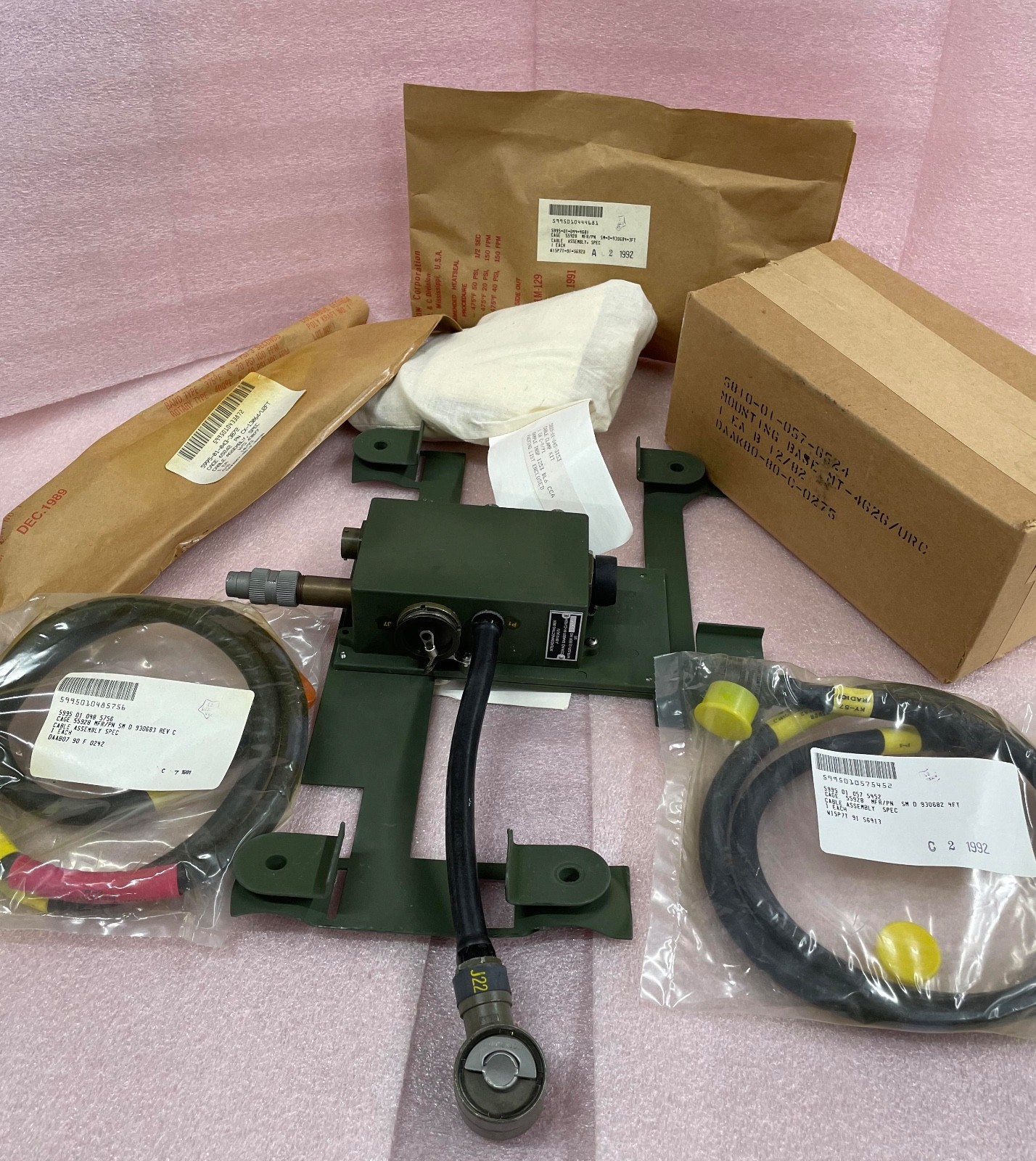 J-3513(A)/U   INSTALLATION KIT  UNISSUED COND.  FREE SHIPPING