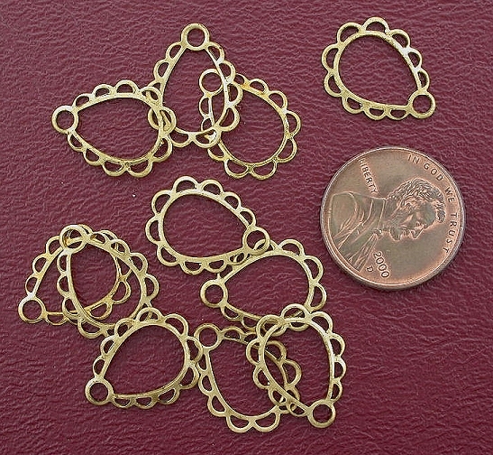 TWELVE ORNATE 17mm x 13mm BRASS FILIGREE CONNECTOR FINDINGS CF33/8226