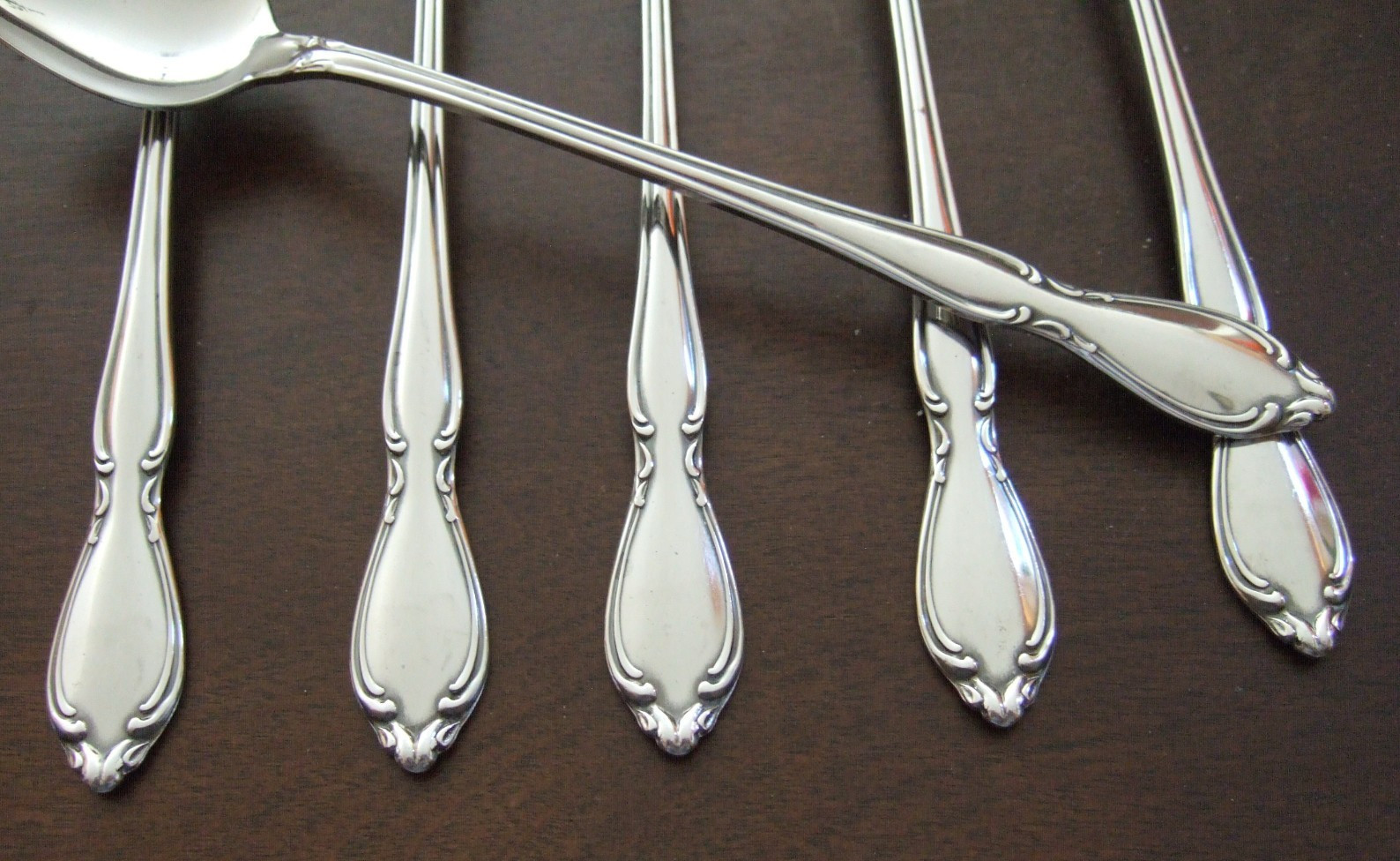 HTF 6 ICED TEA SPOONS REED & BARTON STAINLESS FLATWARE CAMELOT PATTERN