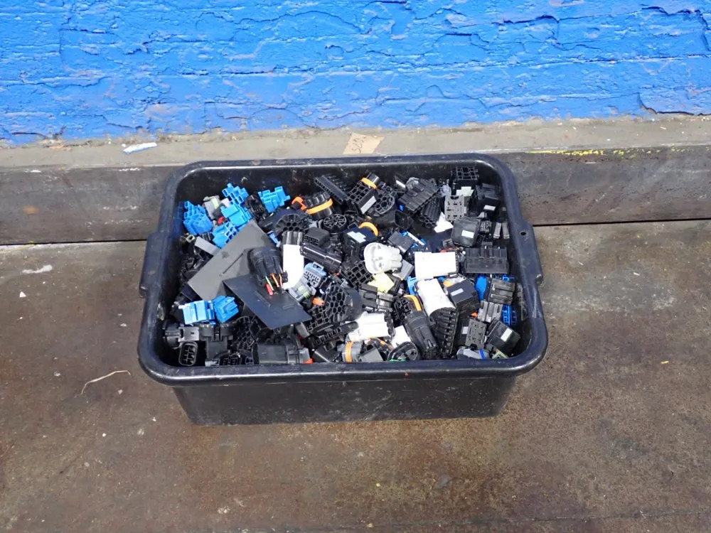 MISC ELECTRICAL CONNECTORS  02190140111