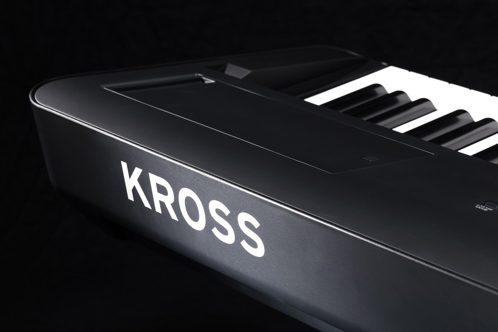 Korg Kross 2 88 Music Workstation - Matte Black CARRY BAG KIT