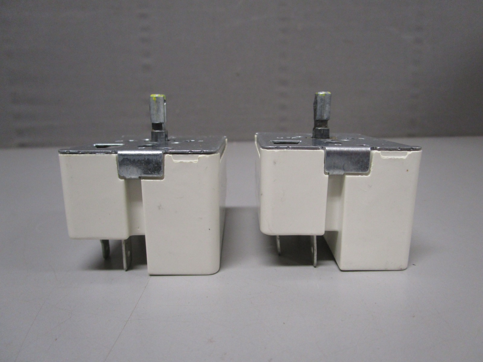 Whirlpool Range Infinite Switch (5.4-7.8A)  *SET OF 2*  3148952  WP3148952  ASMN