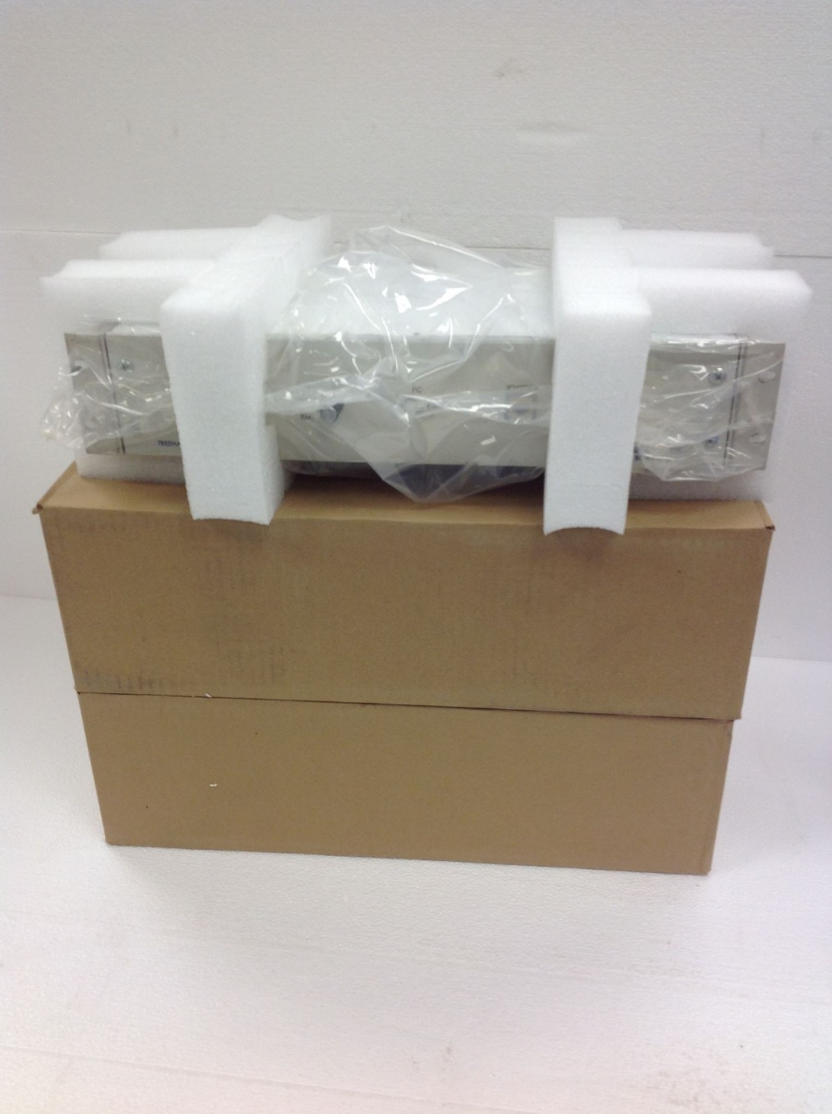 TREEHAVE TECHNOLOGIES RVSFB120RL Remote Diagnostics Rack Mount WORKS QTY