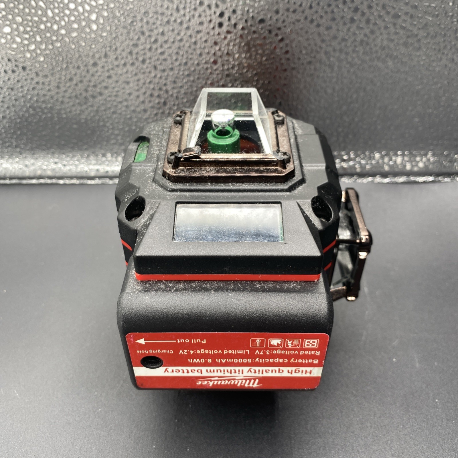 Milwaukee M12 Cross-Line Laser Level, Black/Red, Battery Included, 3624-21