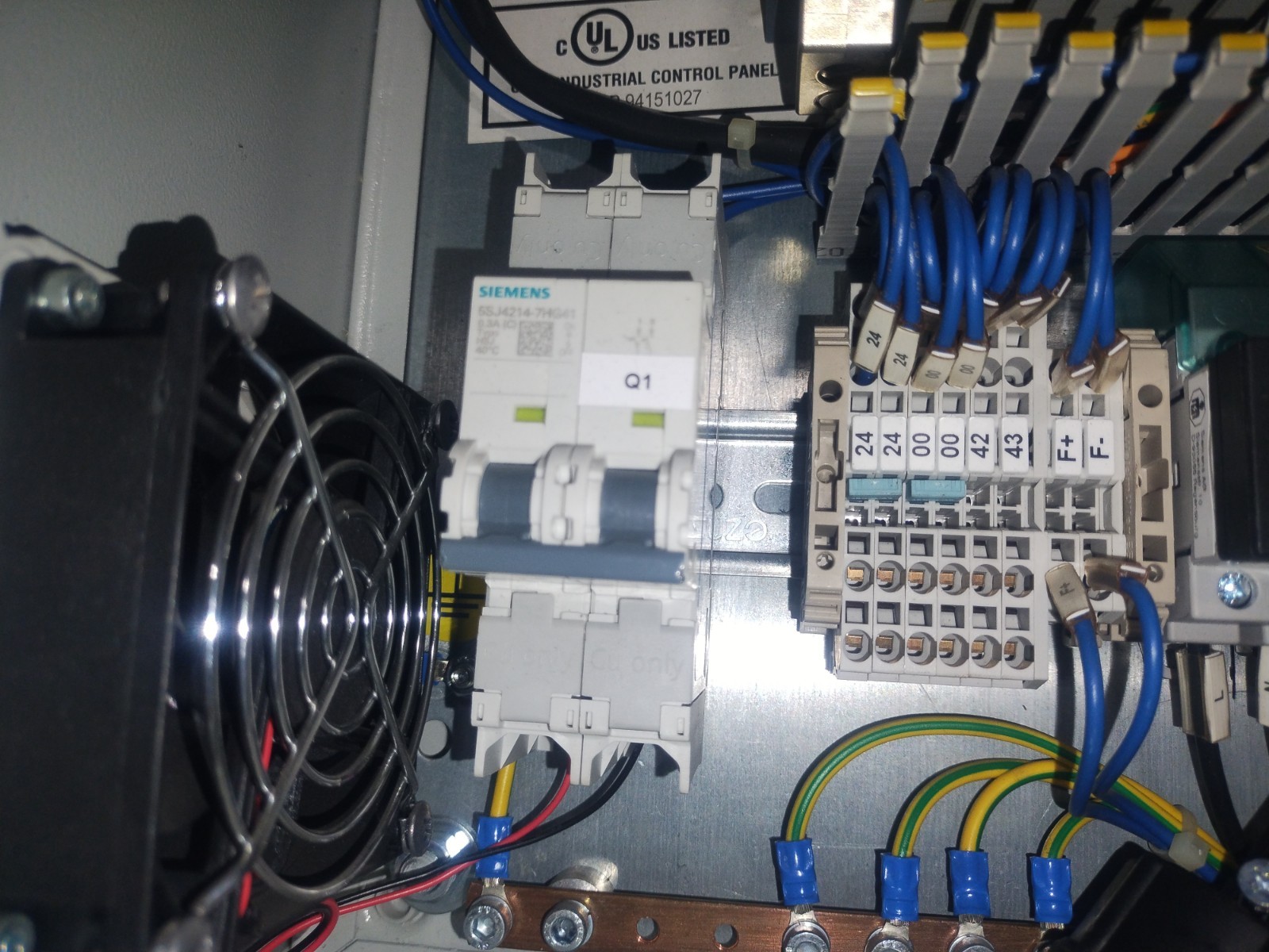 Schneider Electric Control Panel power Controller Used.