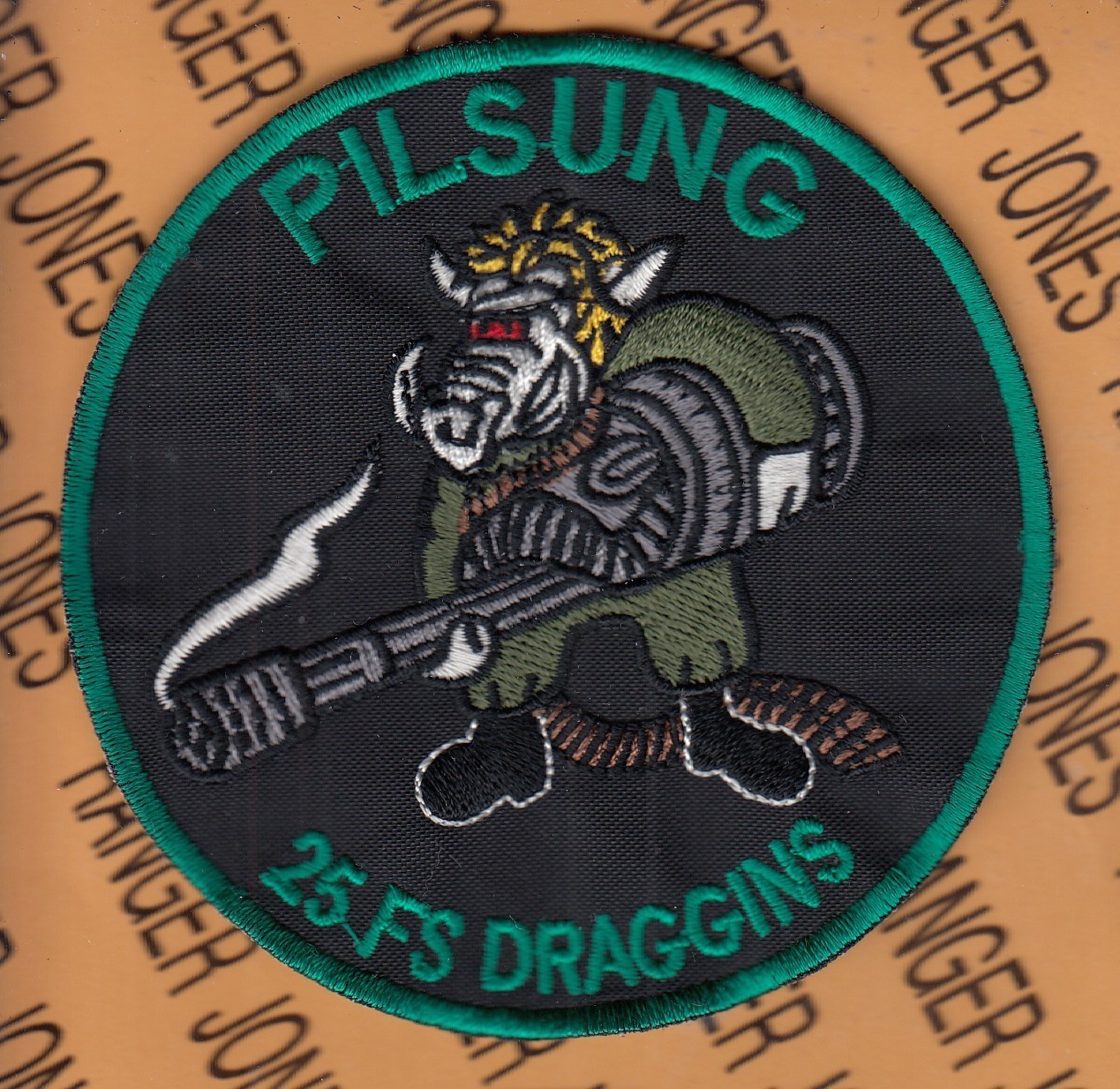 USAF Air Force 25th Fighter Squadron FS DRAGGINS PILSUNG ~3.75" patch c/e