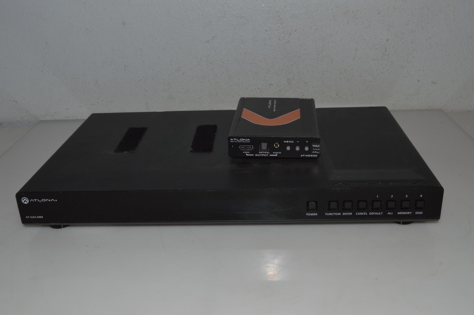 ^^ Atlona AT-UHD-H2H-44M - 4×4 4K/UHD HDMI to HDMI Matrix Switcher (LPX53)