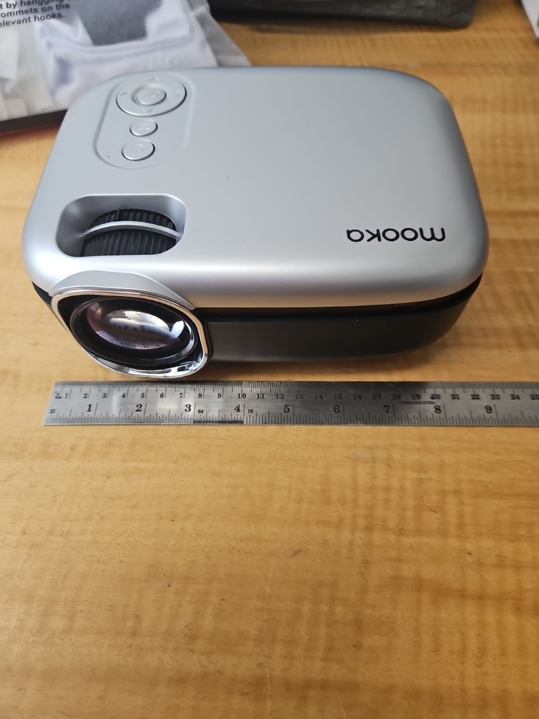 Mooka: Mini LCD Video Projector - RD-823 in soft case AND 120" projector screen