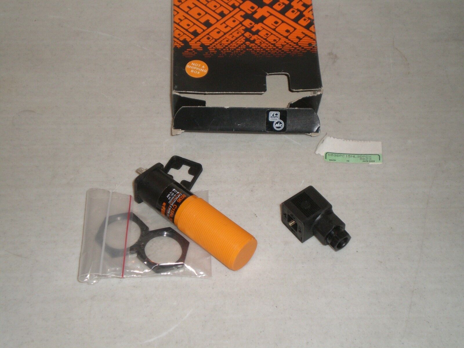 New! Efector 8036 C15NL3D X Proximity Switch Sensor 8036C15NL3DX Free Shipping!
