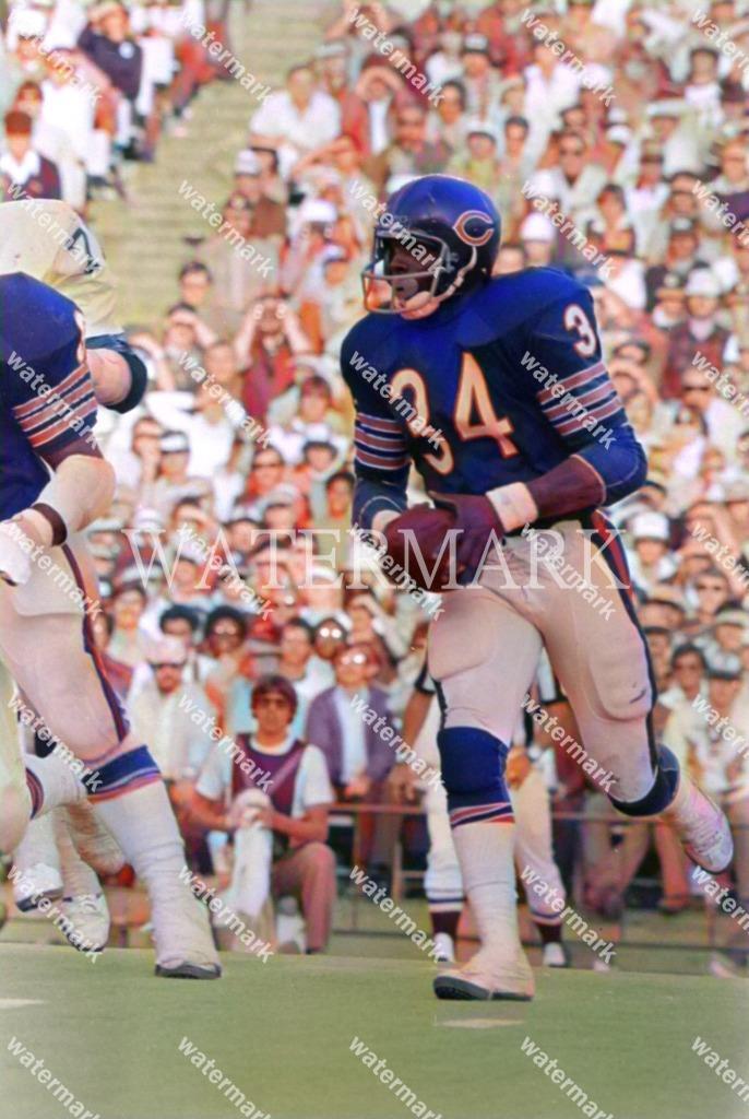 GN393 2 Walter Payton Chicago Bears Football 8x10 11x14 16x20 Colorized Photo