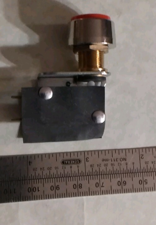 MICRO -SWITCH SNAP ACTION MOMENTARY NO/NC SPDT  16A 250VAC 1/2H.P. RED ACTUATOR