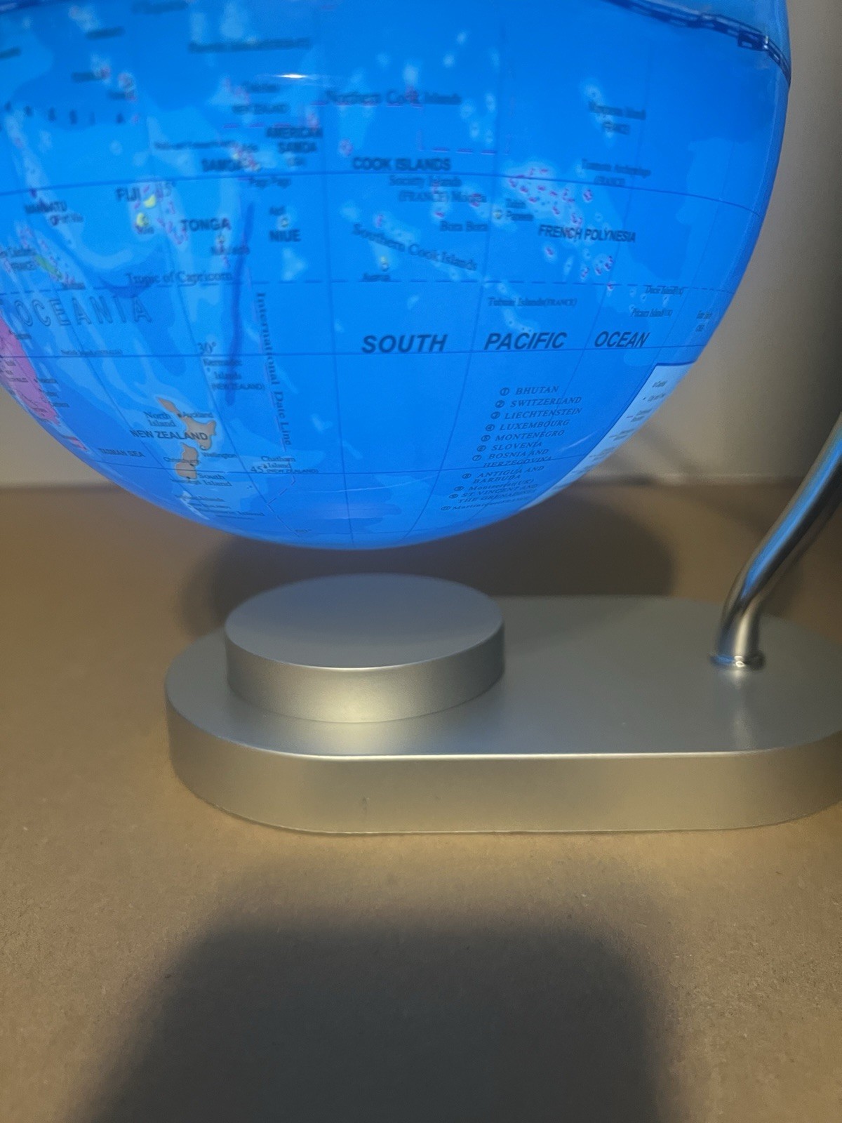 Floating Globe 8'' Magnetic Levitation Rotating Illuminated World